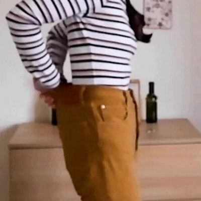 How to Take in the Waist of Jeans Off The Cuff